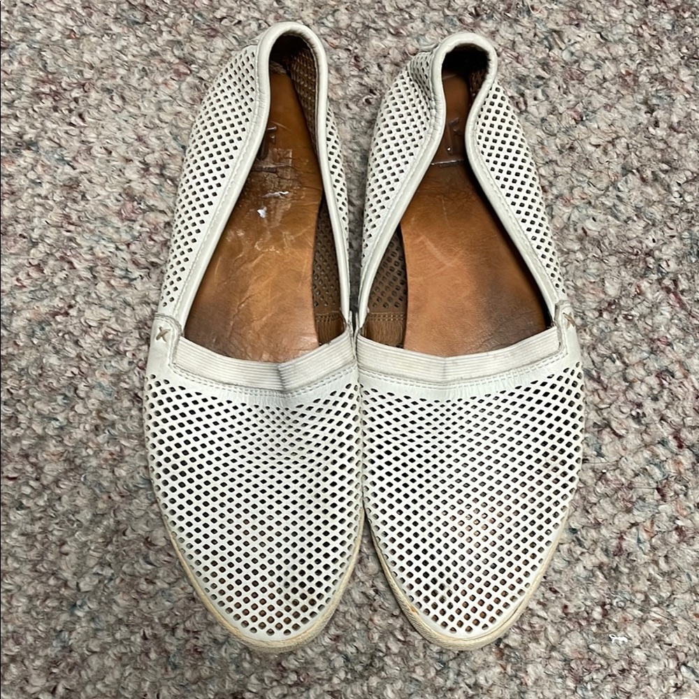 Frye leather Women's Cream Slip-On Shoes